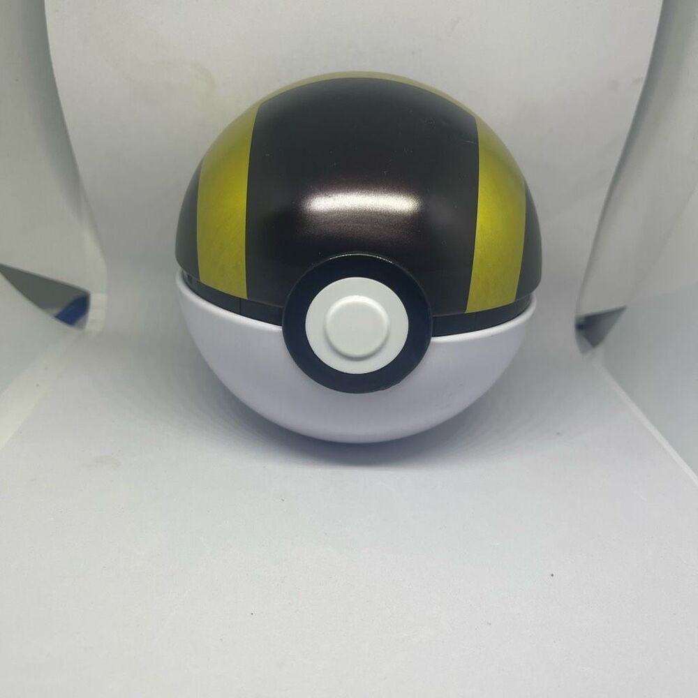 Pokemon Pokeball Ultra Ball D21 (EMPTY NO PACKS)  Prop Display Cosplay Ultraball